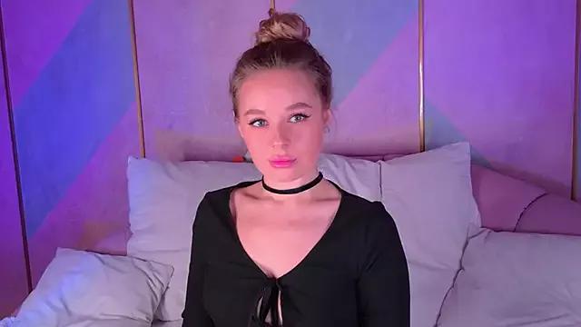 BeatriceEsmont from StripChat is Freechat