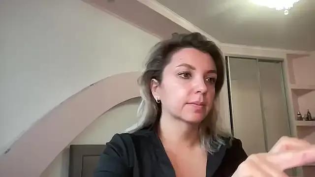 Beautysoul_ from StripChat is Freechat
