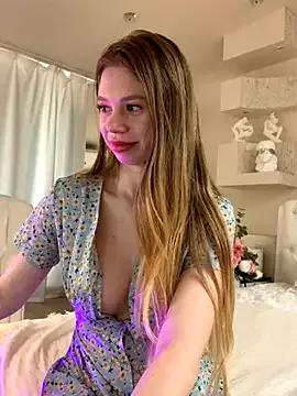 Bella_Suns from StripChat is Freechat