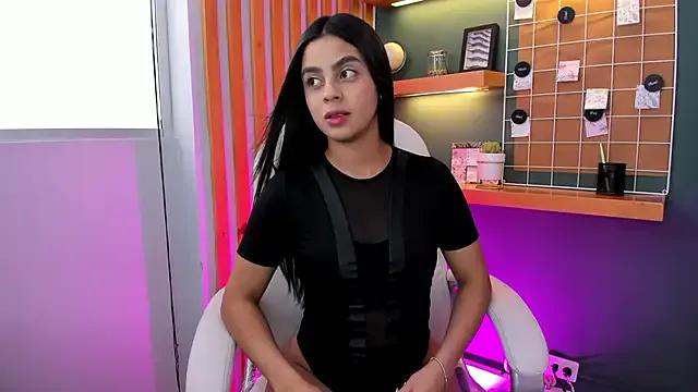 Bella_walker_ from StripChat is Freechat