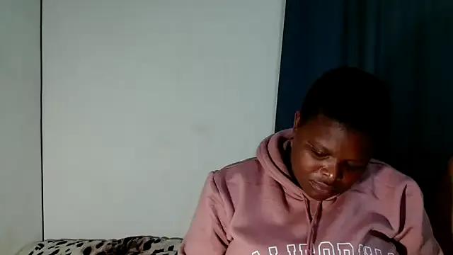 bigboobsHUNNY from StripChat is Freechat