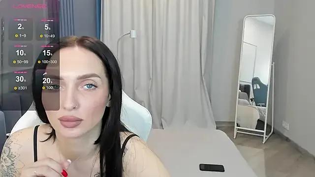 BlaackCaramel from StripChat is Freechat