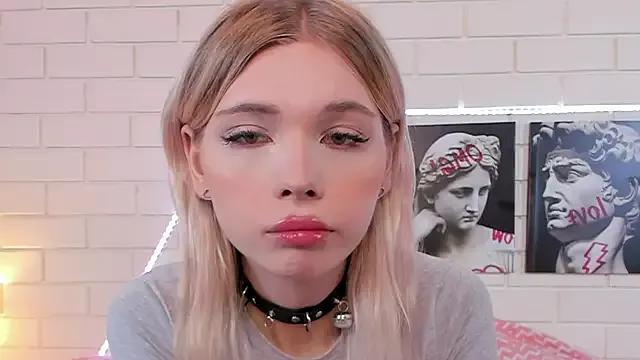Blondy_Fina from StripChat is Freechat