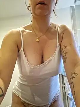Bruneetpulpe from StripChat is Freechat