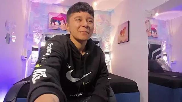 Cami_thompson_ from StripChat is Freechat