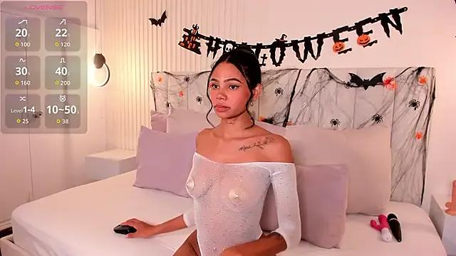 camila_moretti from StripChat is Freechat