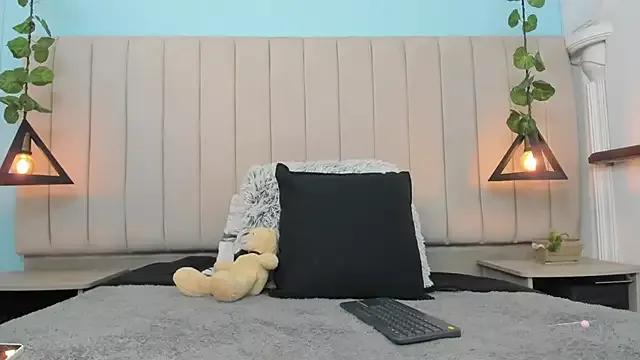 CandyGomez from StripChat is Freechat