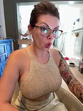 CarlaConnorTV from StripChat is Freechat