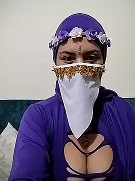caroline_peed from StripChat is Freechat