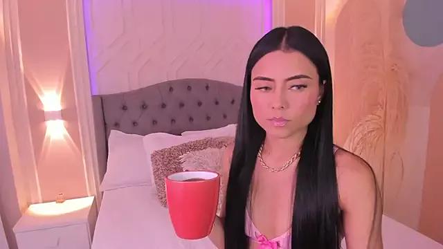 CarolineGray from StripChat is Freechat
