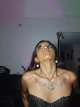 carolinerue from StripChat is Freechat