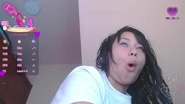 catalina_saenz19 from StripChat is Freechat
