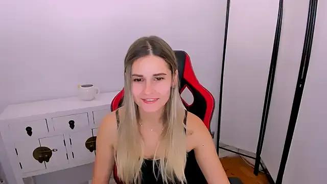 CatrinAmore from StripChat is Freechat