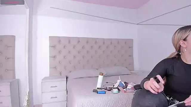 ChannelWhite_ from StripChat is Freechat