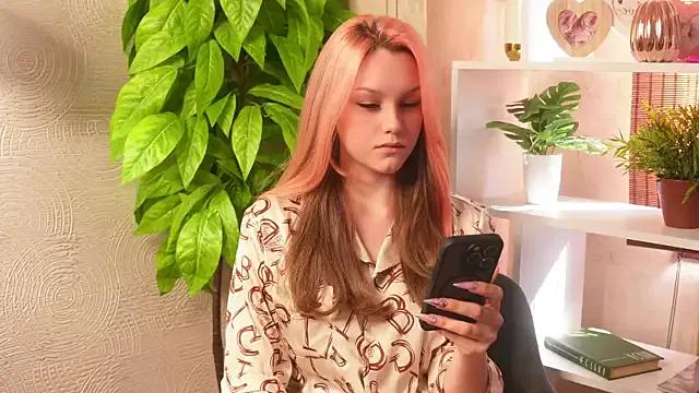 CherieSprinzl from StripChat is Freechat
