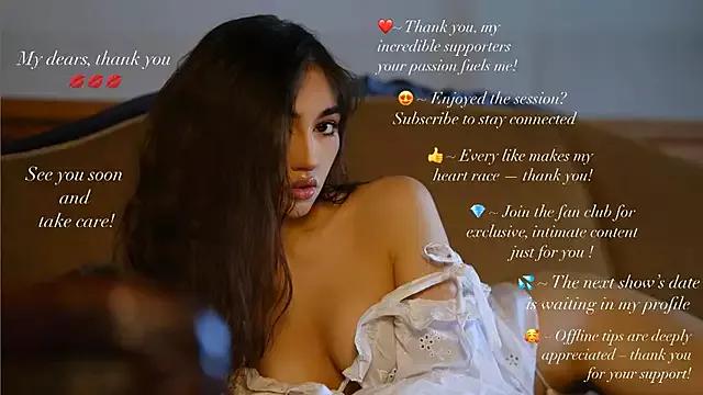 CherrRoses from StripChat is Freechat
