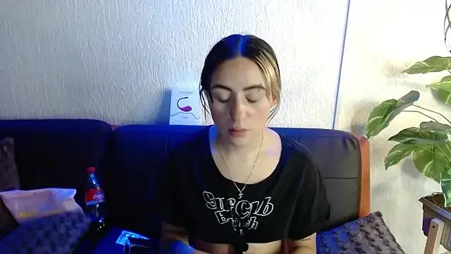 Christine_julianne from StripChat is Freechat