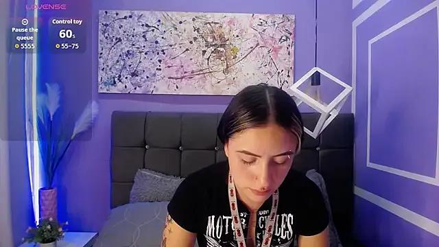 Christine_julianne from StripChat is Freechat