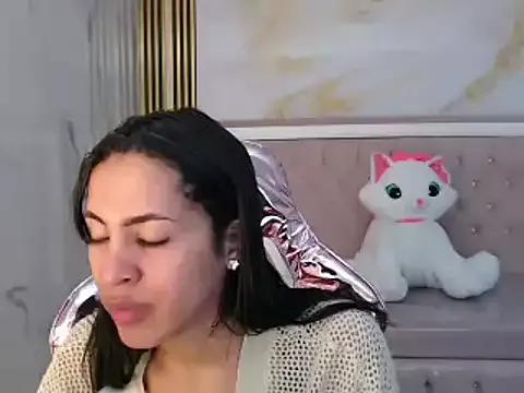 clara_evanss_s from StripChat is Freechat