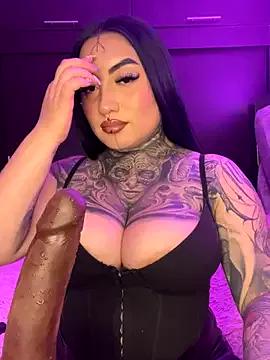 CloeeBeckam from StripChat is Freechat