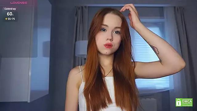 CloverDrews from StripChat is Freechat
