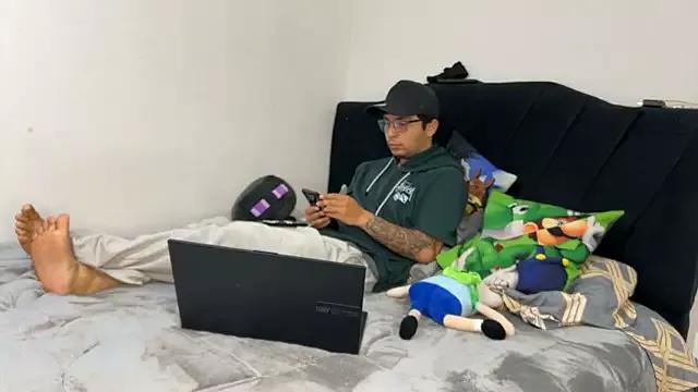 Conor_Taylor from StripChat is Freechat