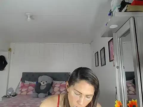 Corina_hot from StripChat is Freechat