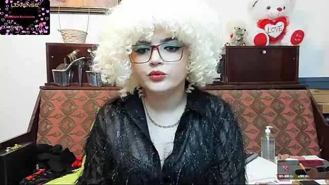 Crazzy_pussy from StripChat is Freechat