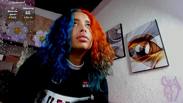 Cristall_ravven from StripChat is Freechat