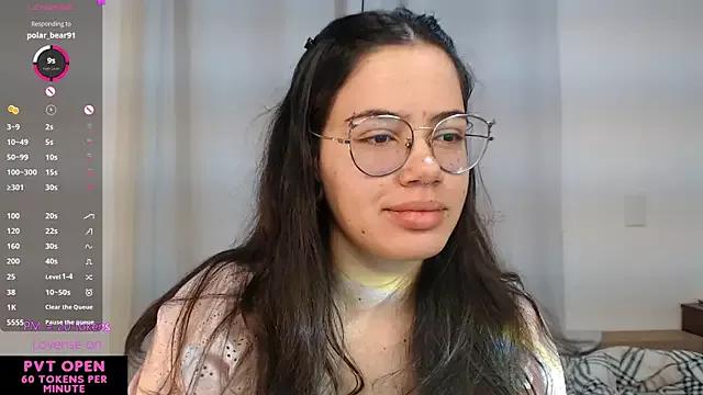 crystalll_room from StripChat is Freechat