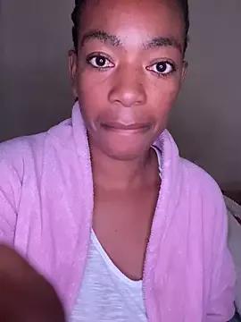 Curvyslut92 from StripChat is Freechat
