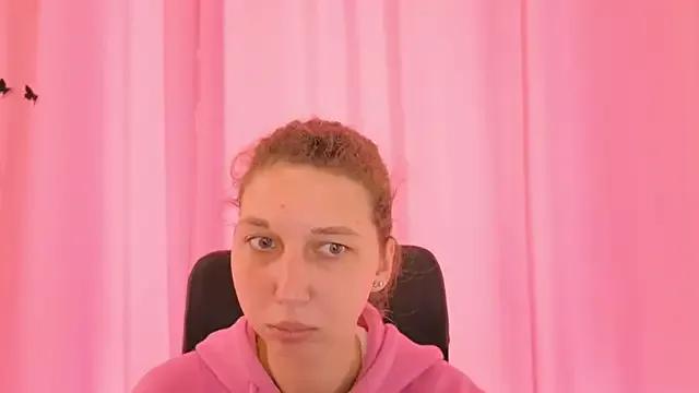 CuteEllii from StripChat is Freechat
