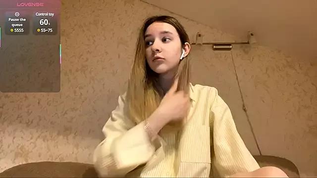 DanaCore from StripChat is Freechat