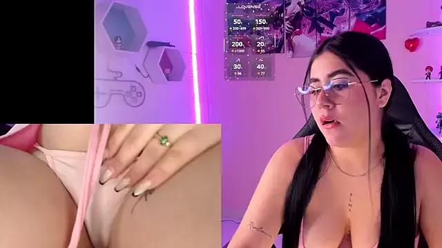 DanielaHang from StripChat is Freechat