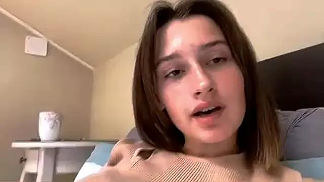 DarlineBrustera from StripChat is Freechat