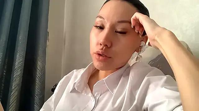 DelphineLanzeta from StripChat is Freechat