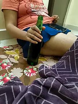 desisanaye_69 from StripChat is Freechat