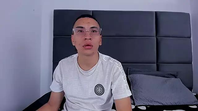 Dominick_and_Nikky from StripChat is Freechat