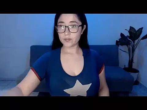 Eanna_ from StripChat is Freechat