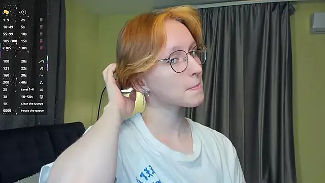 EditBarris from StripChat is Freechat