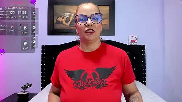 elena_vega from StripChat is Freechat