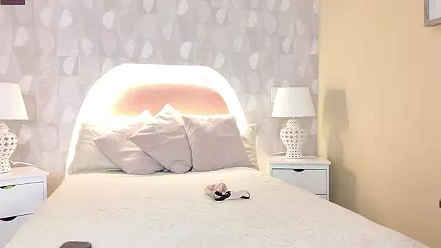 ema_wolfs from StripChat is Freechat