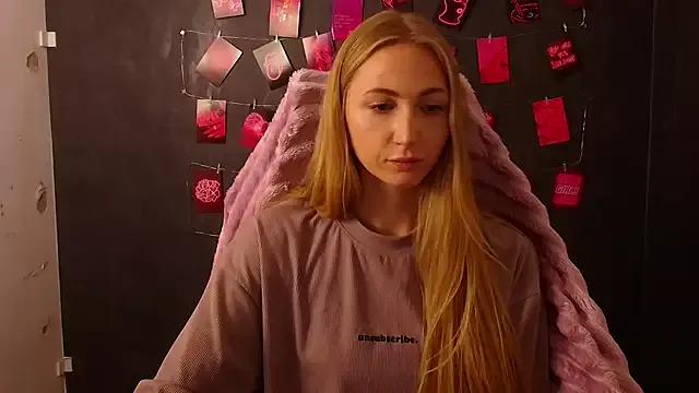 Emma_Moonlightt from StripChat is Freechat