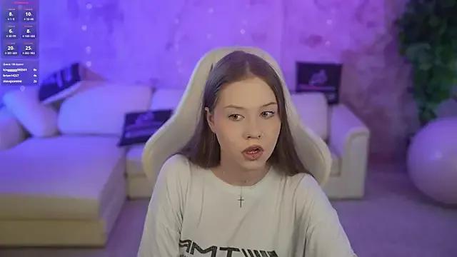 Esmie_Smile from StripChat is Freechat