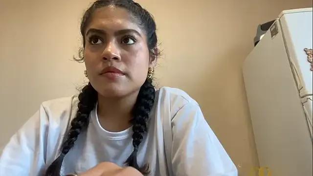 EstaHoops from StripChat is Freechat