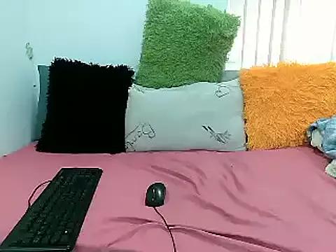 EvaCreamyxxx from StripChat is Freechat