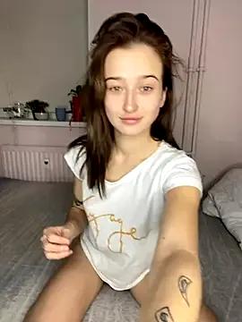 Evielle from StripChat is Freechat