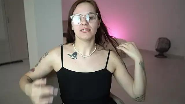EwelynScott from StripChat is Freechat