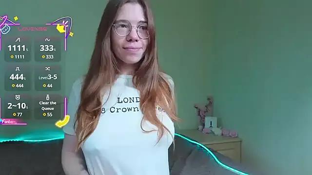 FairyTaylor from StripChat is Freechat