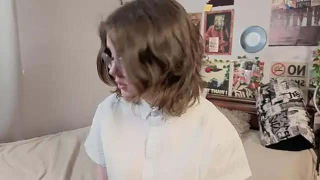 FalineChasey from StripChat is Freechat